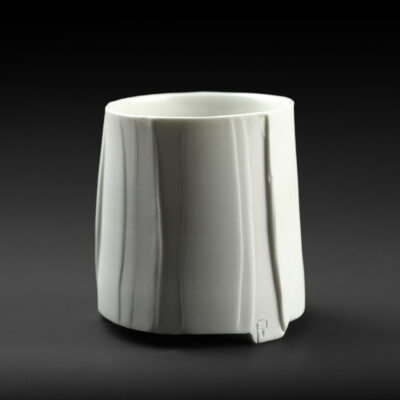 Cup Tripod Stucco - White porcelain cup - Eric Faure