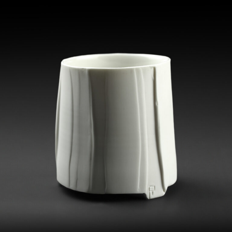Tasse à thé Tripode en porcelaine blanche - Eric Faure