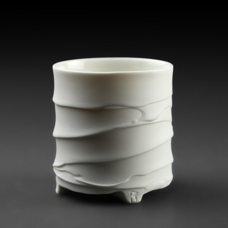 Tasse à thé Tripode en porcelaine blanche - Eric Faure